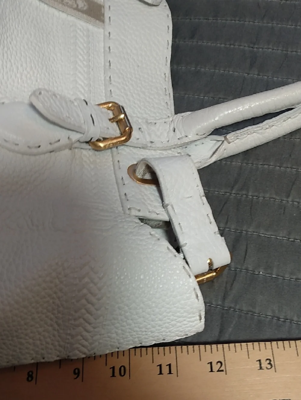 Fendi White Leather Tote with Gold-Tone Buckle Accents SELLERIA VILLA BORGHESE - Picture 15 of 17